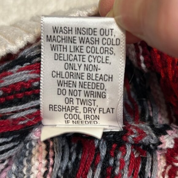 Croft & Barrow Fair Isle pattern v neck sweater - Picture 5 of 7